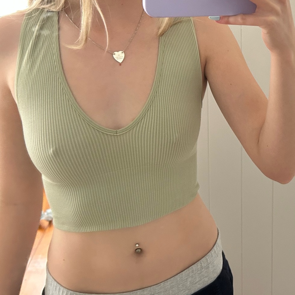 glassons sage green crop top - Picture 1 of 1